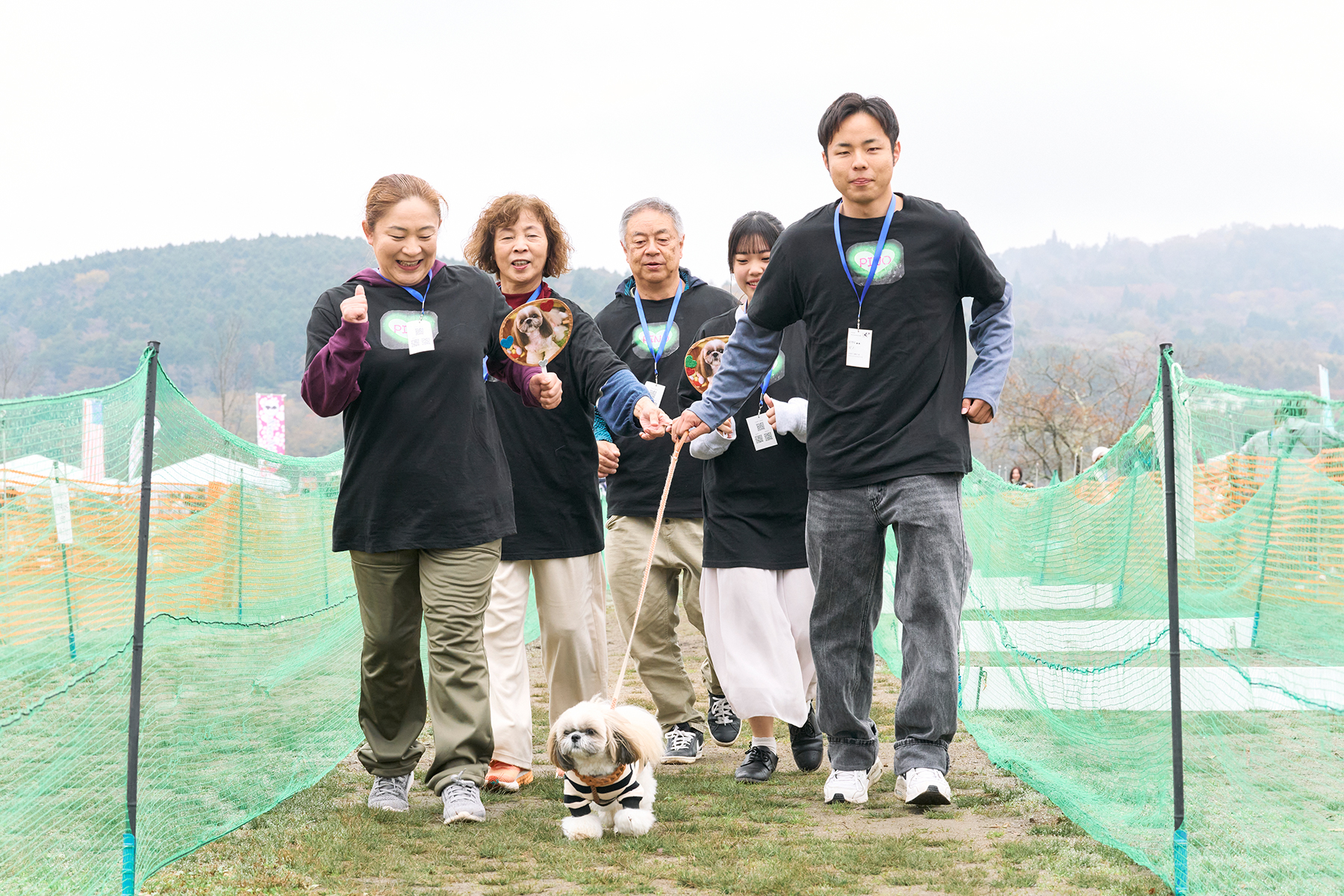 家族でダッシュ撮影(Shih Tzu)